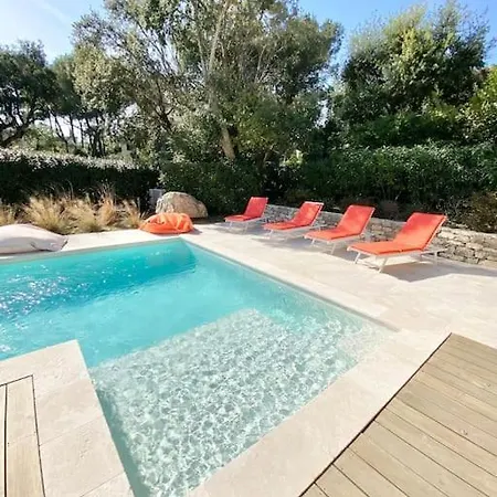 Croisette Piscine 8 Pax 4* Saint-Raphaël
