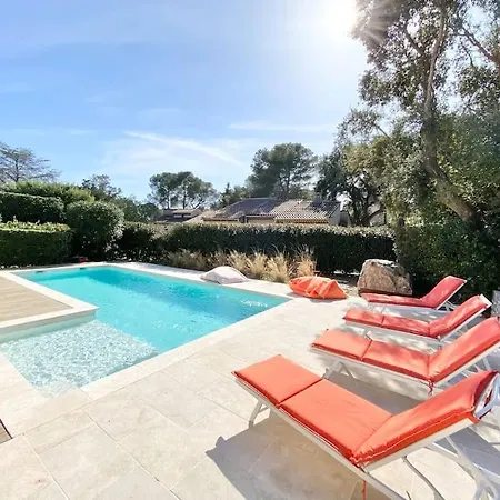 Szálloda Croisette Piscine 8 Pax 4*