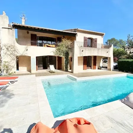 Croisette Piscine 8 Pax 4*